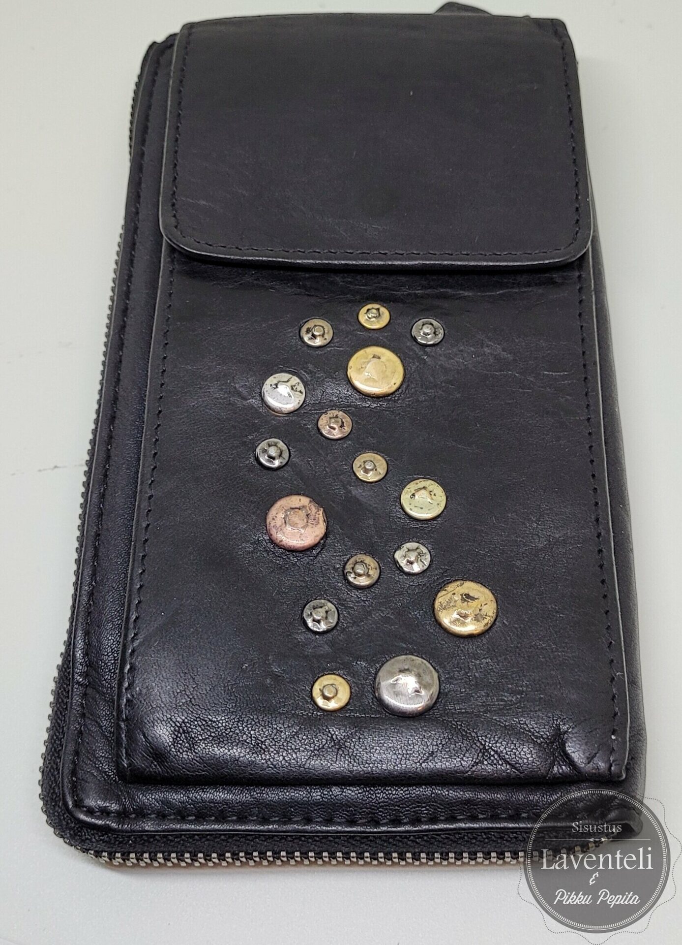 Nahkainen kännykkälaukku Musta