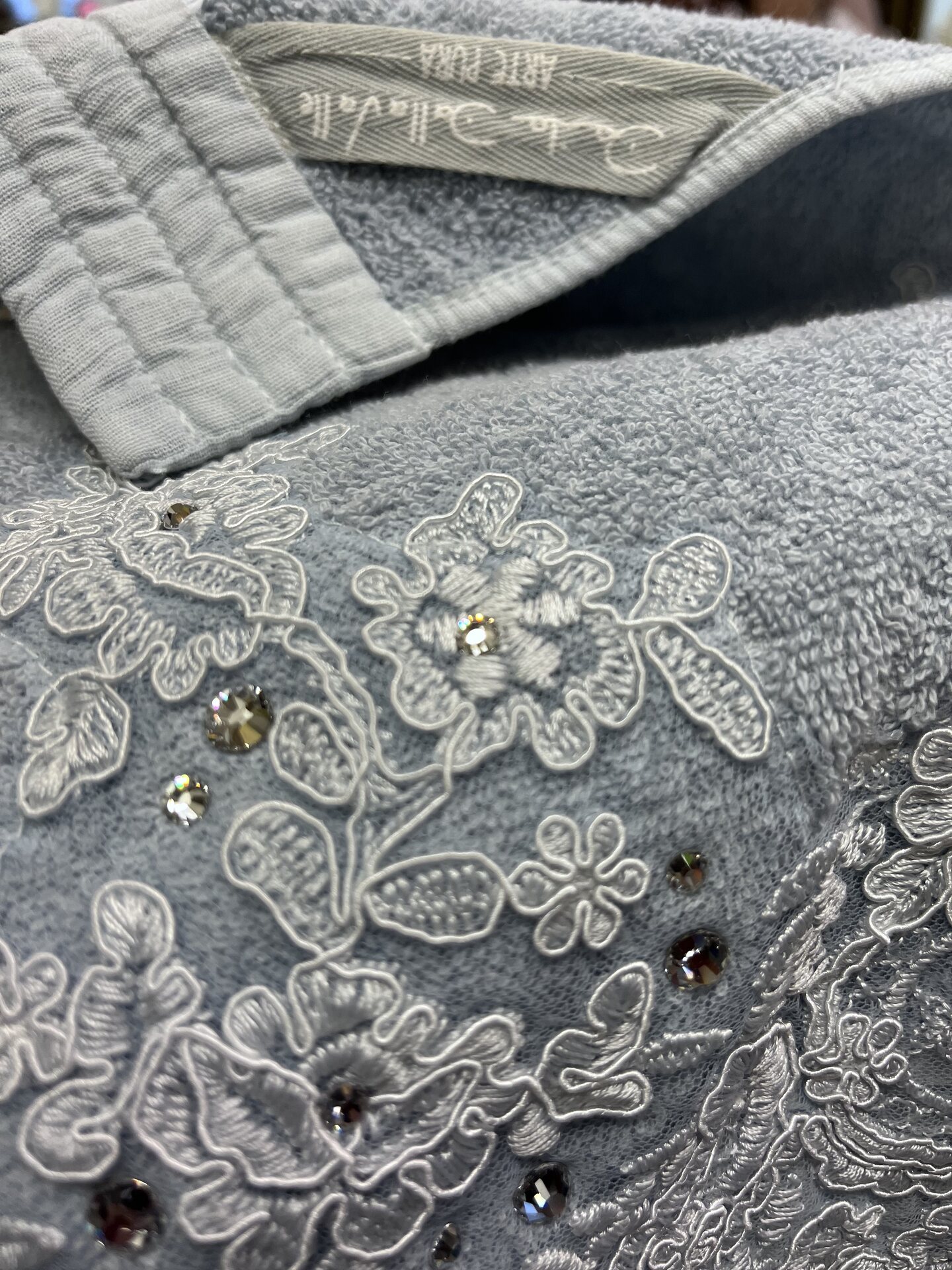 Arte Pura Froteinen pitsipyyhe Swarovski kristailleilla Angelo old