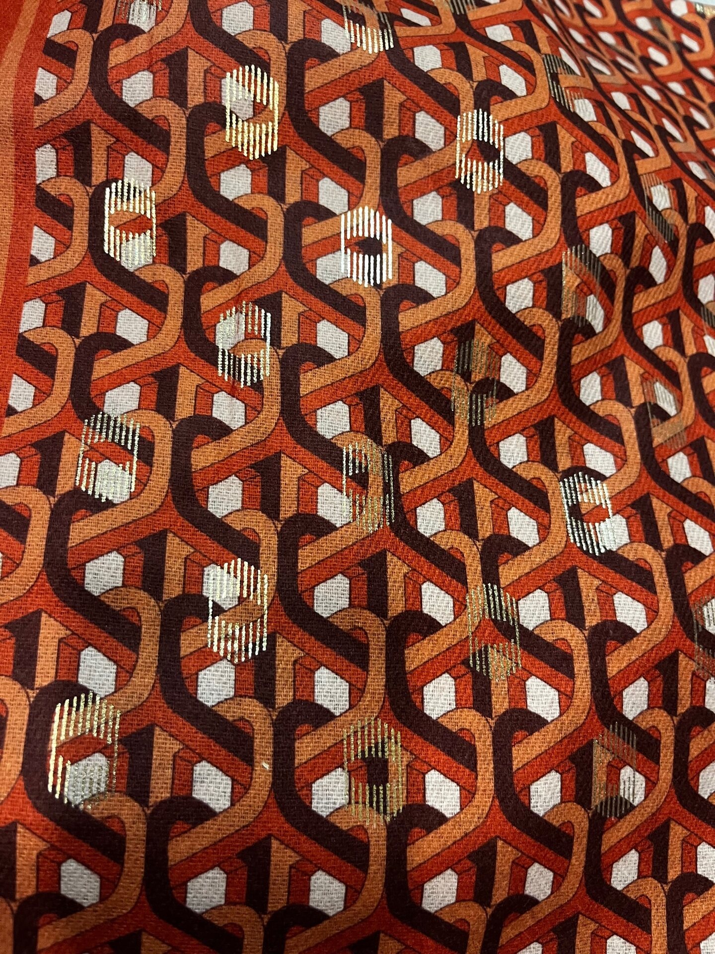 Värikäs pehmeä huivi Oranžová