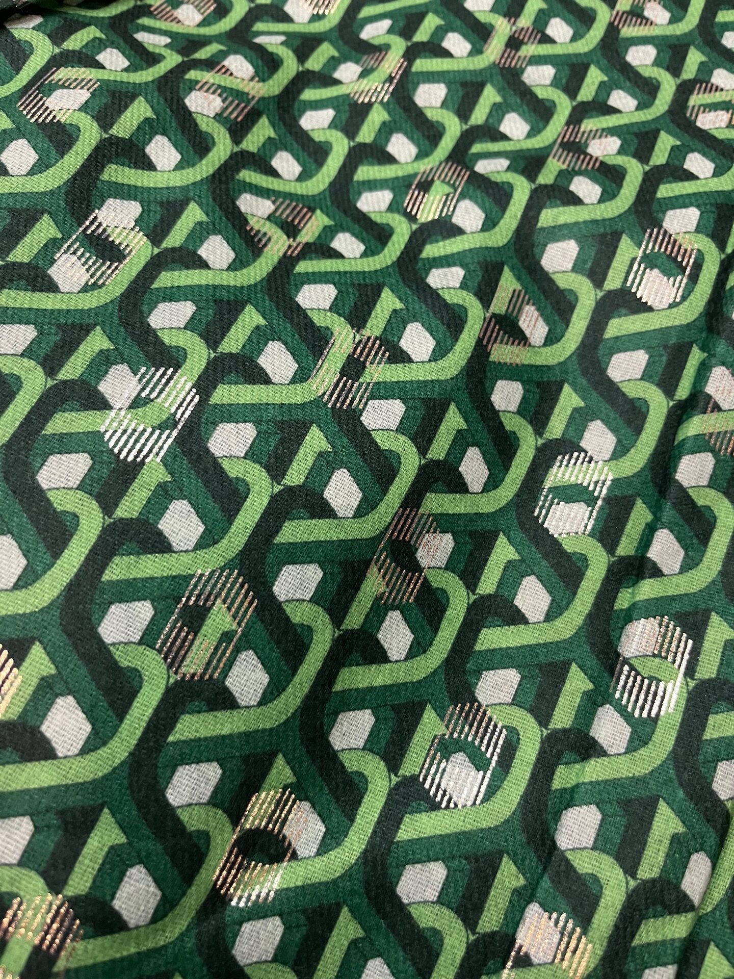 Värikäs pehmeä huivi Zelená