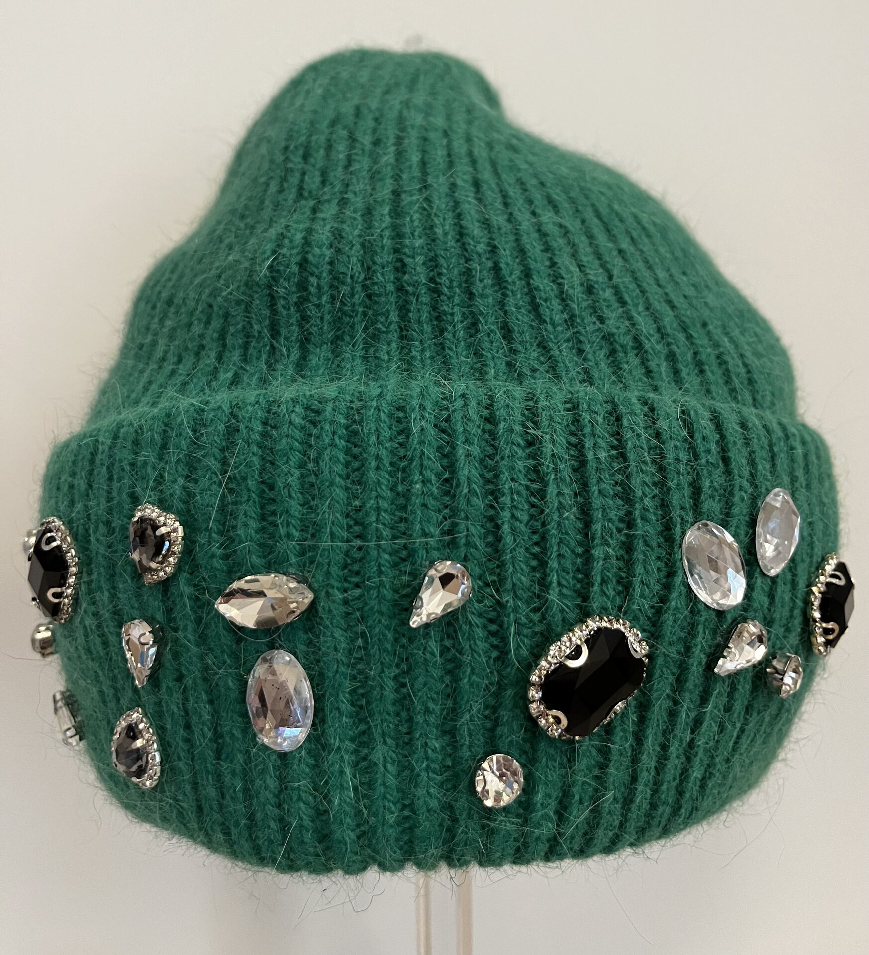 Pipo isoilla "timantti"koristeilla Zelená