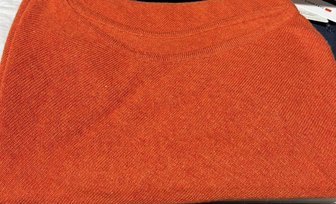 Kashmirsekoite poncho Orange