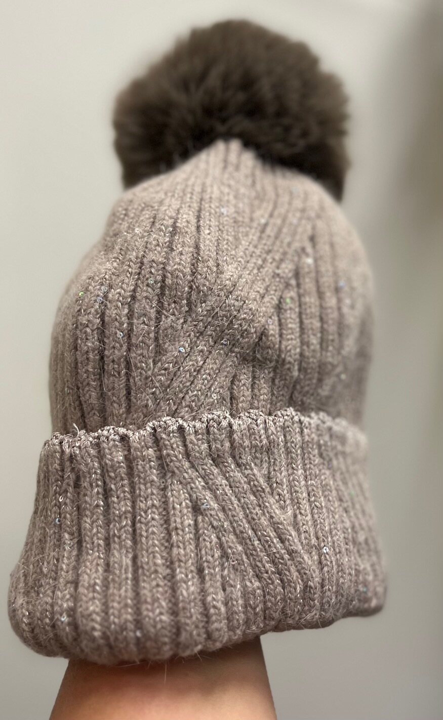 Kimaltava kuvioneulepipo Béžová