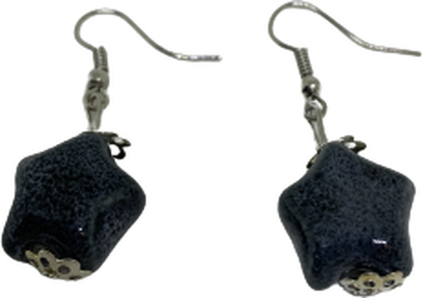 Korvakorut keramiikkaa Tummanharmaap