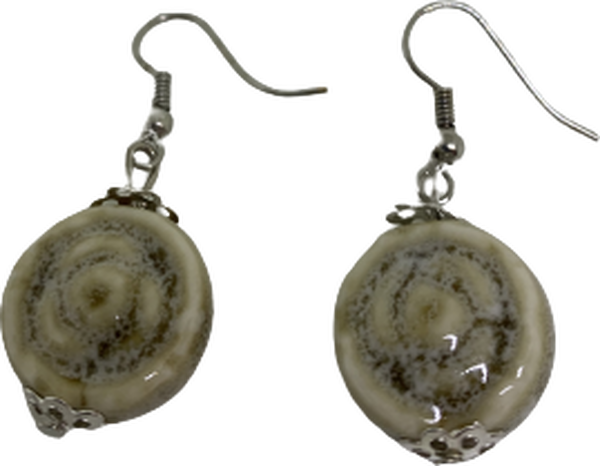 Korvakorut keramiikkaa Harmaa