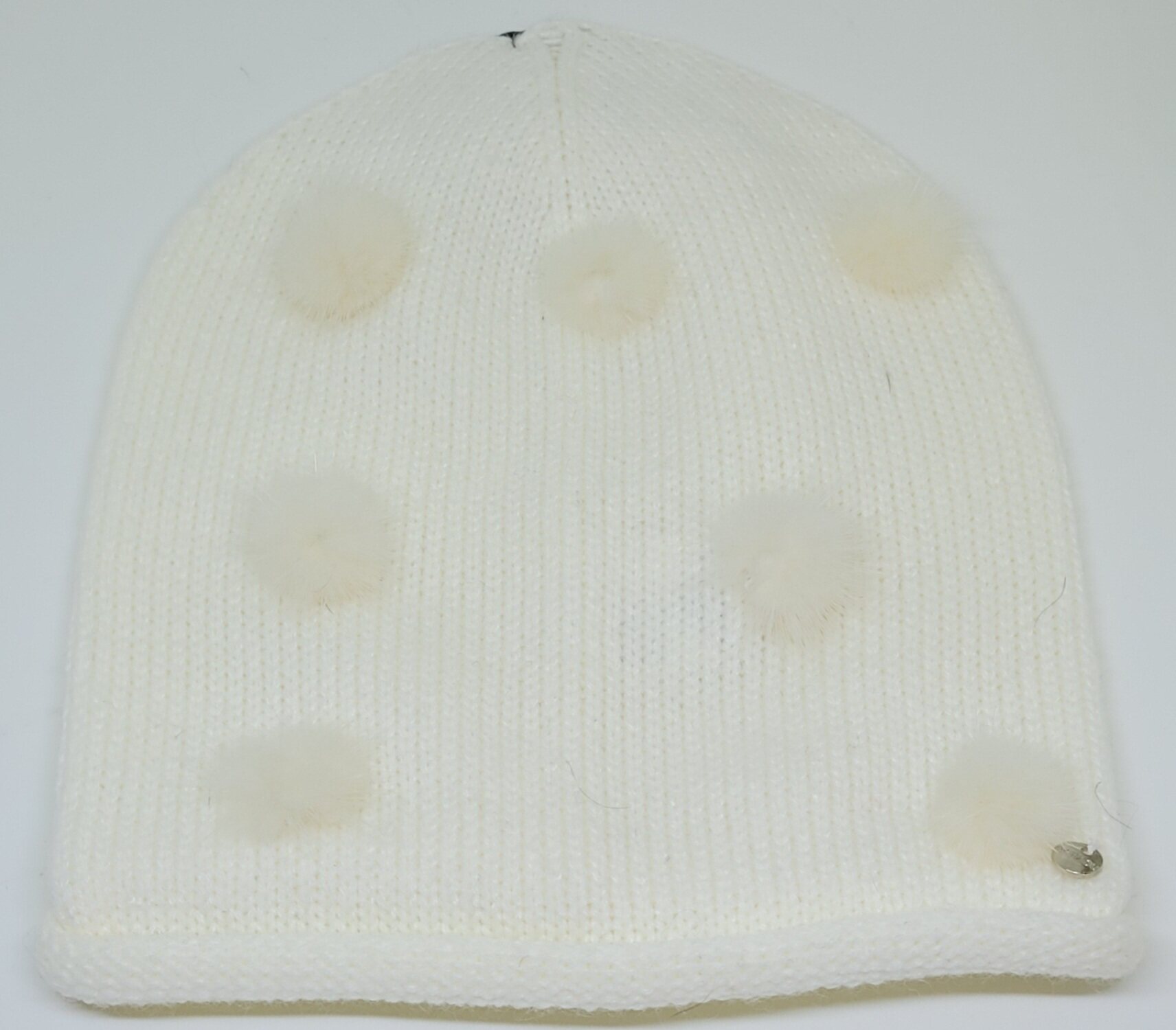 Pipo koristepampuloilla Bílá