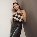 DEPECHE. shakkiruudullinen kirjekuorilaukku