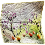 Silkkihuivi magnolian kukilla