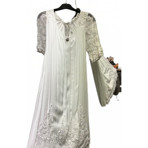 Arte Pura valkoinen pitsihihainen mekko