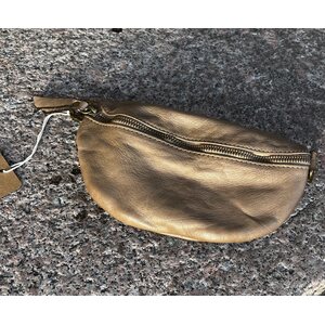 Pehmeä cross body vyölaukku