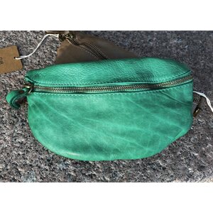 Pehmeä cross body vyölaukku