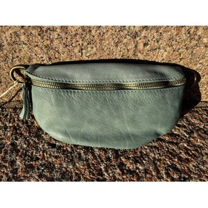 Pehmeä cross body vyölaukku