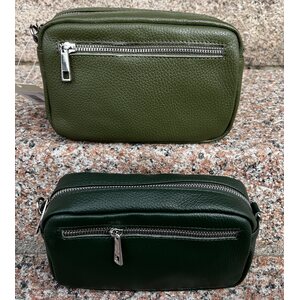 Nahkainen pieni käsilaukku