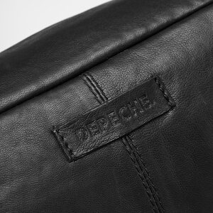 DEPECHE. musta nahkainen cross body "vyölaukku"