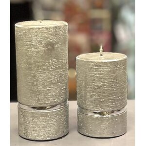 Riverdale hopeanvärinen tuoksuton kynttilä, 9 cm