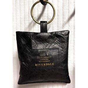 Riverdale musta tuoksupussi bergamot ja oud