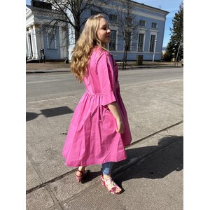 Elisa Cavaletti fuksianvärinen mekko