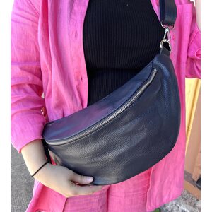 Big cross body vyölaukku