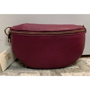 Nahkainen cross body vyölaukku