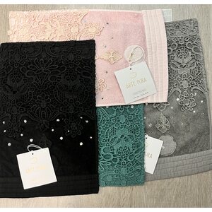 Arte Pura lace towel with Swarovski crystals