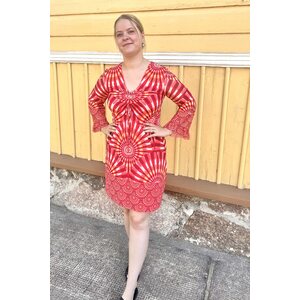 Ana Alcazar punakuvioinen hihallinen mekko