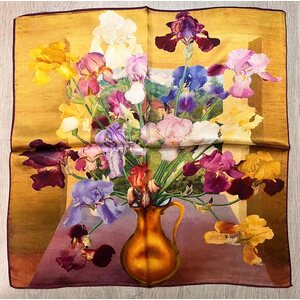 Kukallinen Iiris silkkihuivi, 50*50 cm