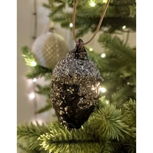 Shishi käpykoriste joulukuuseen