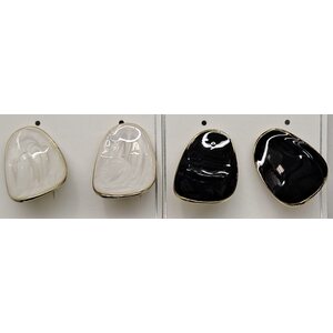 Klipsikorvakorut, black ja white