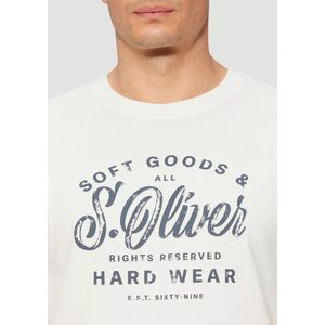 S. Oliver 男性用 白 t-paita tummansinisellä S.Oliver printillä