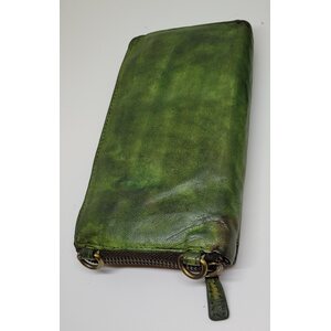Nahkainen kännykkälaukku