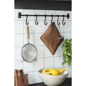 Ib Laursen Musta tanko koukuilla
