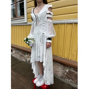 Elisa Cavaletti fehér showstopper juhlamekko