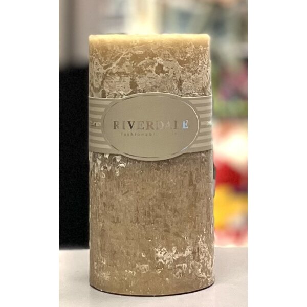 Riverdale Vaaleanharmaa tuoksukynttilä, 7 * 15 cm