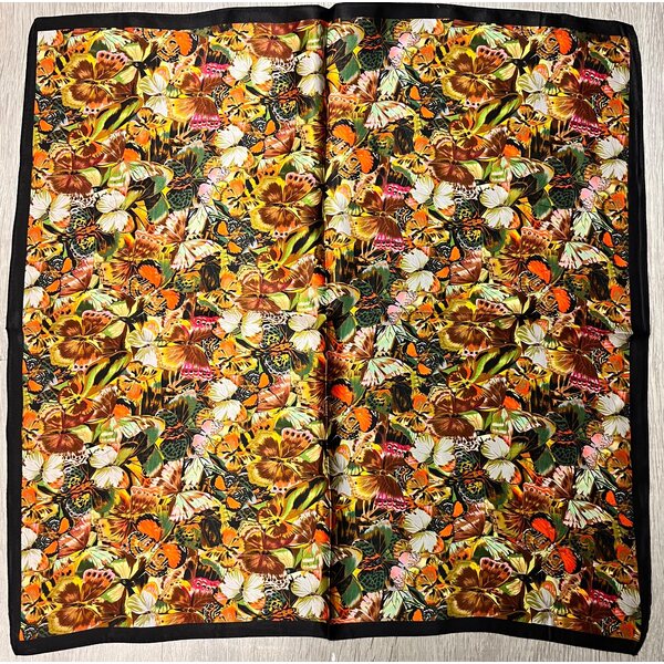 Tumma kasviteemainen silkkihuivi perhosilla, 50*50 cm